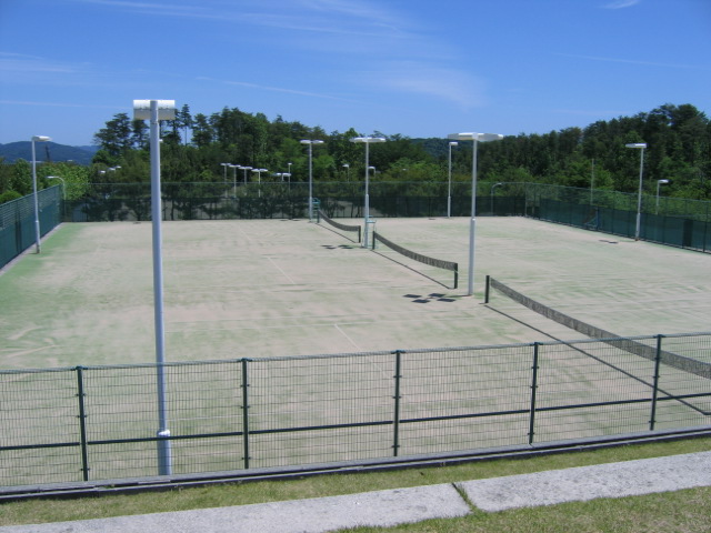 神原スポーツ公園テニスコート (Jpg/103KB)