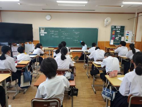 成羽中学校
