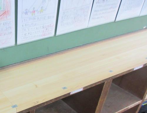 成羽小学校ロッカー天板2
