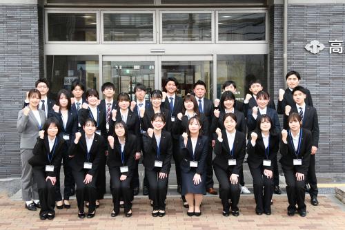 令和６年度　新規採用職員　写真