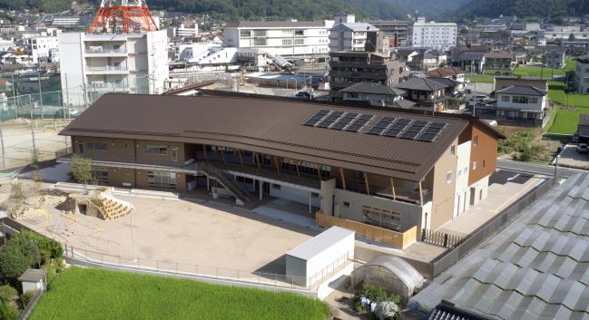 高梁こども園南東側より