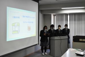 報告会の様子４